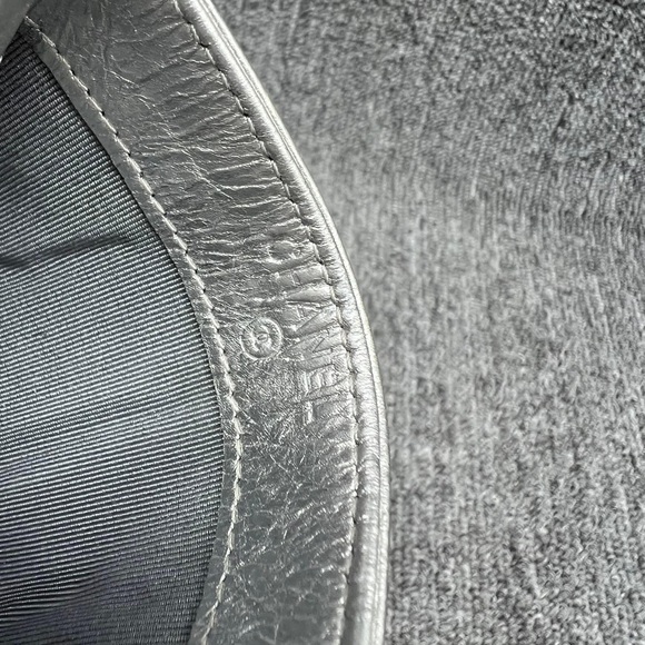 100% Authentic CHANEL Leather Wallet - Picture 9 of 13